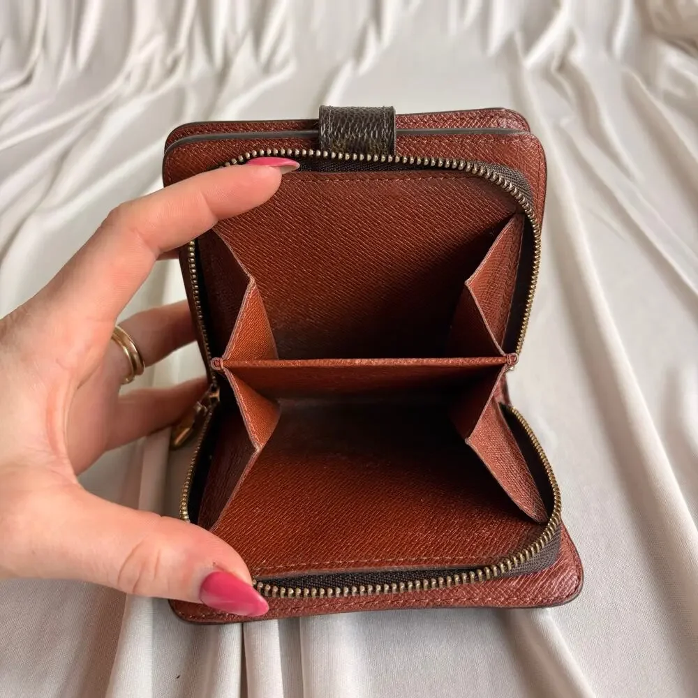 Louis Vuitton Monogram Snap Closure Bifold Wallet - Zip Coin Pocket